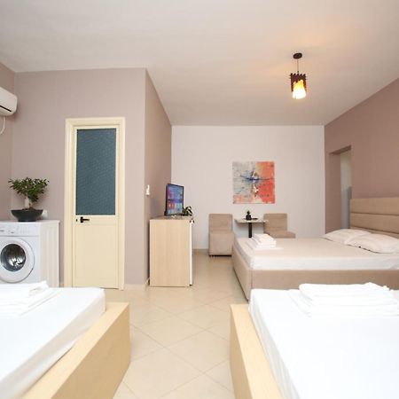 Tekb Rooms & Apartments Vlorë Esterno foto