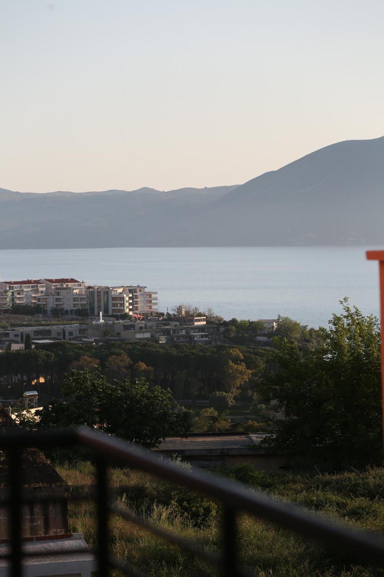 Tekb Rooms & Apartments Vlorë Esterno foto