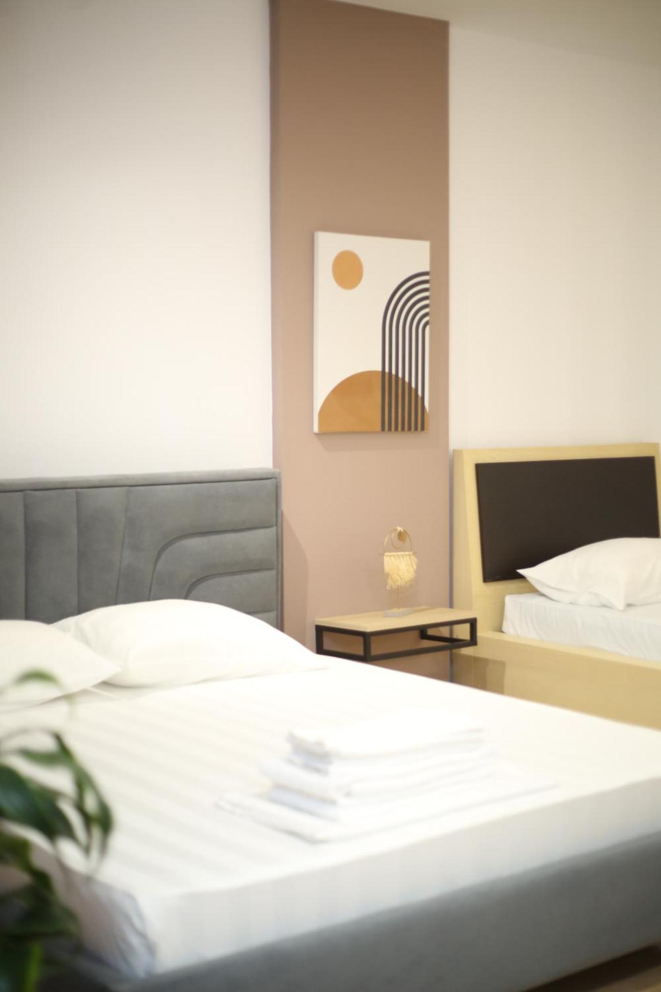 Tekb Rooms & Apartments Vlorë Esterno foto