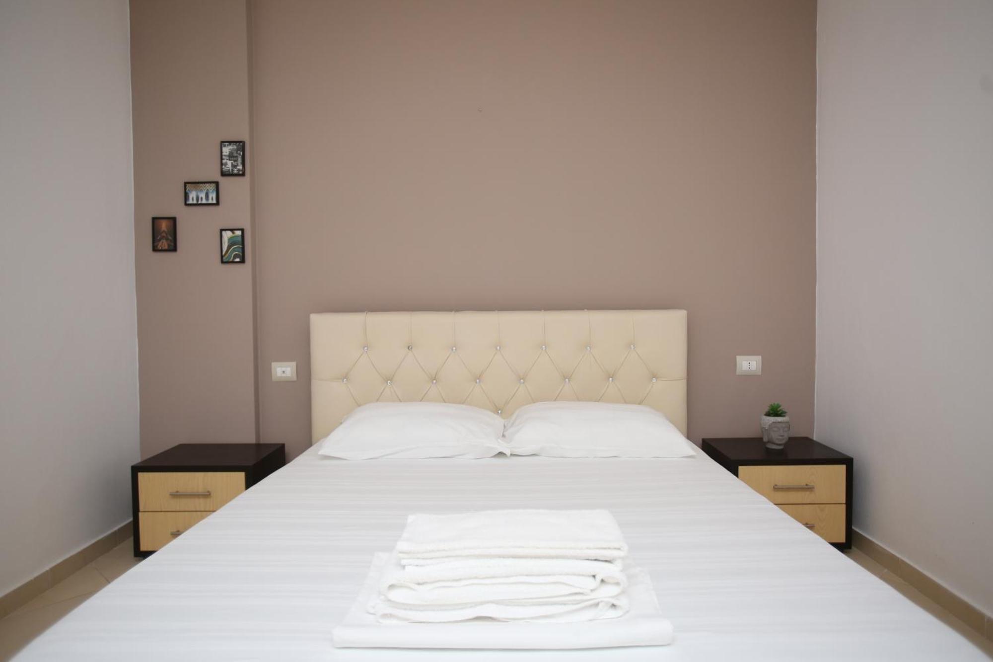 Tekb Rooms & Apartments Vlorë Esterno foto