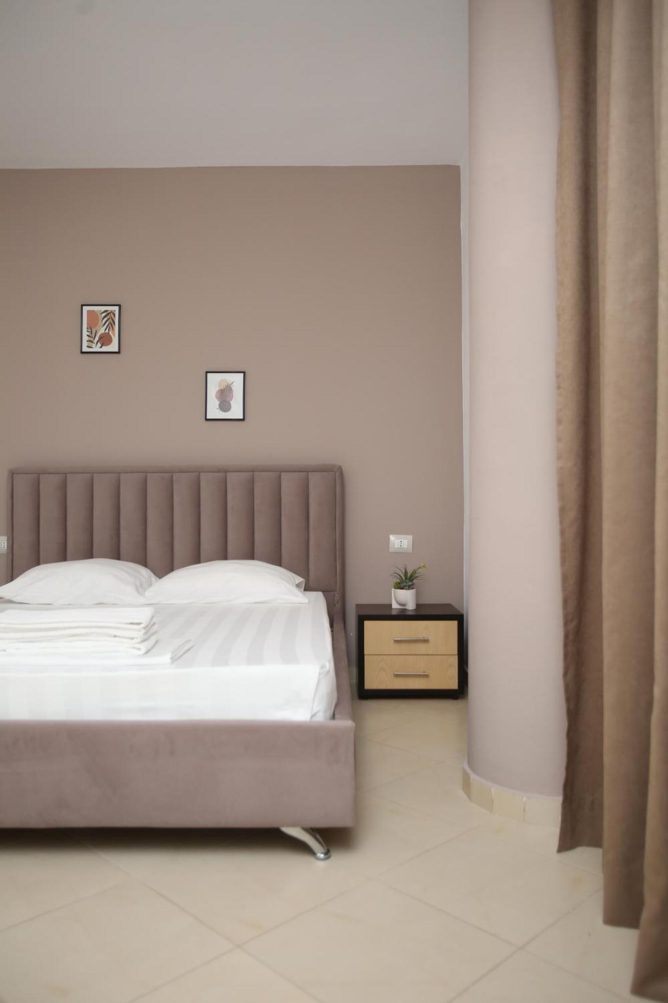 Tekb Rooms & Apartments Vlorë Esterno foto