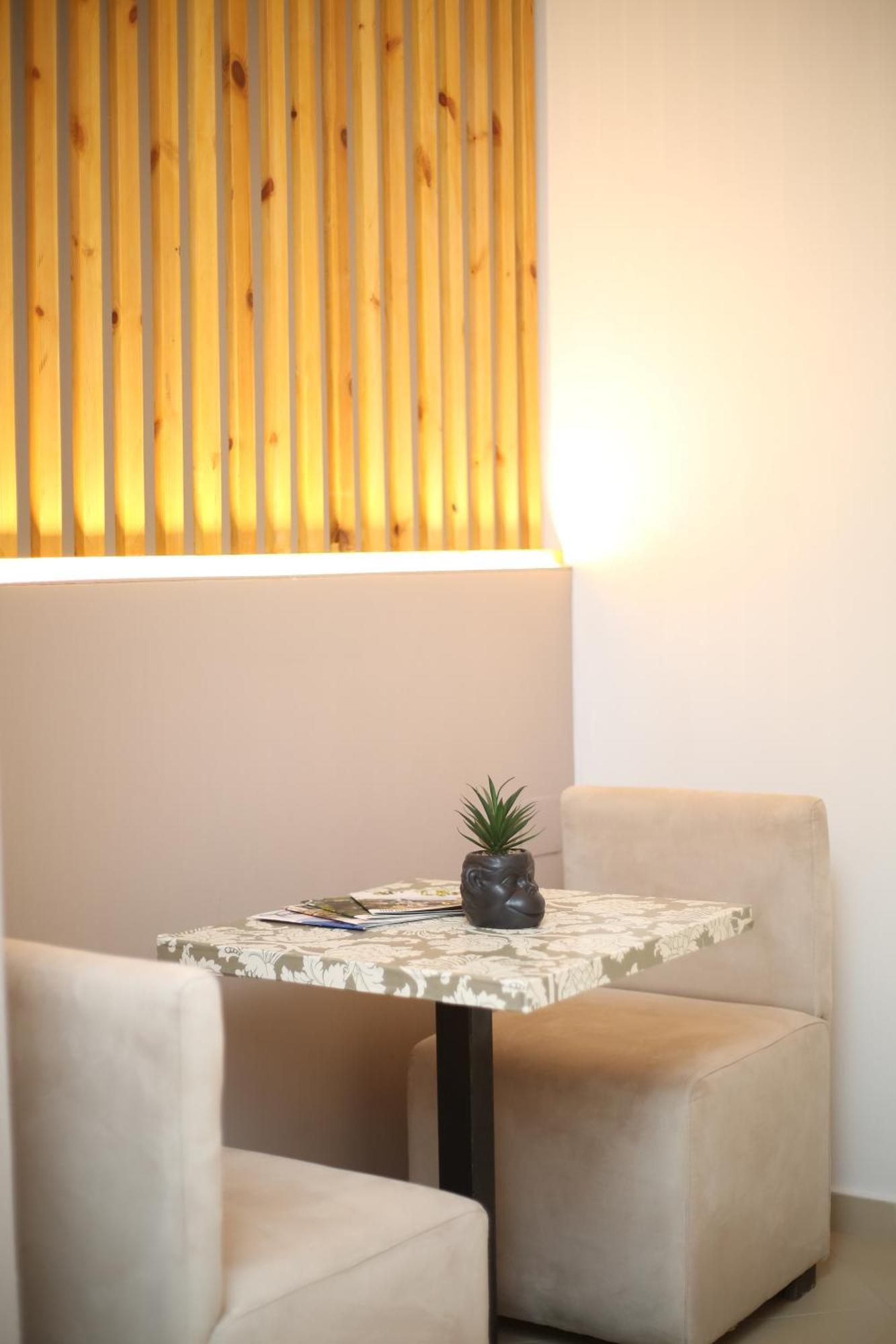 Tekb Rooms & Apartments Vlorë Esterno foto