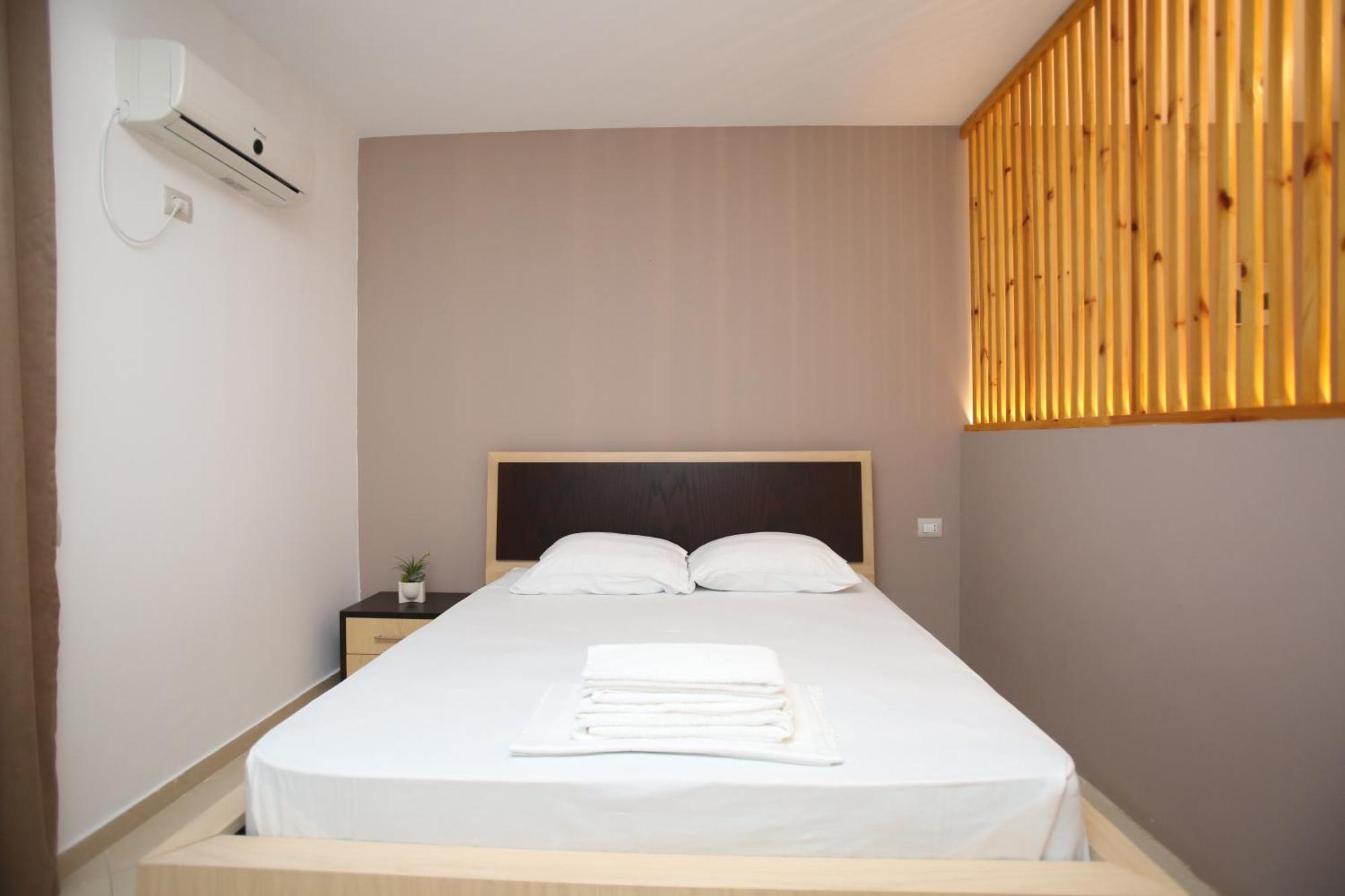 Tekb Rooms & Apartments Vlorë Esterno foto