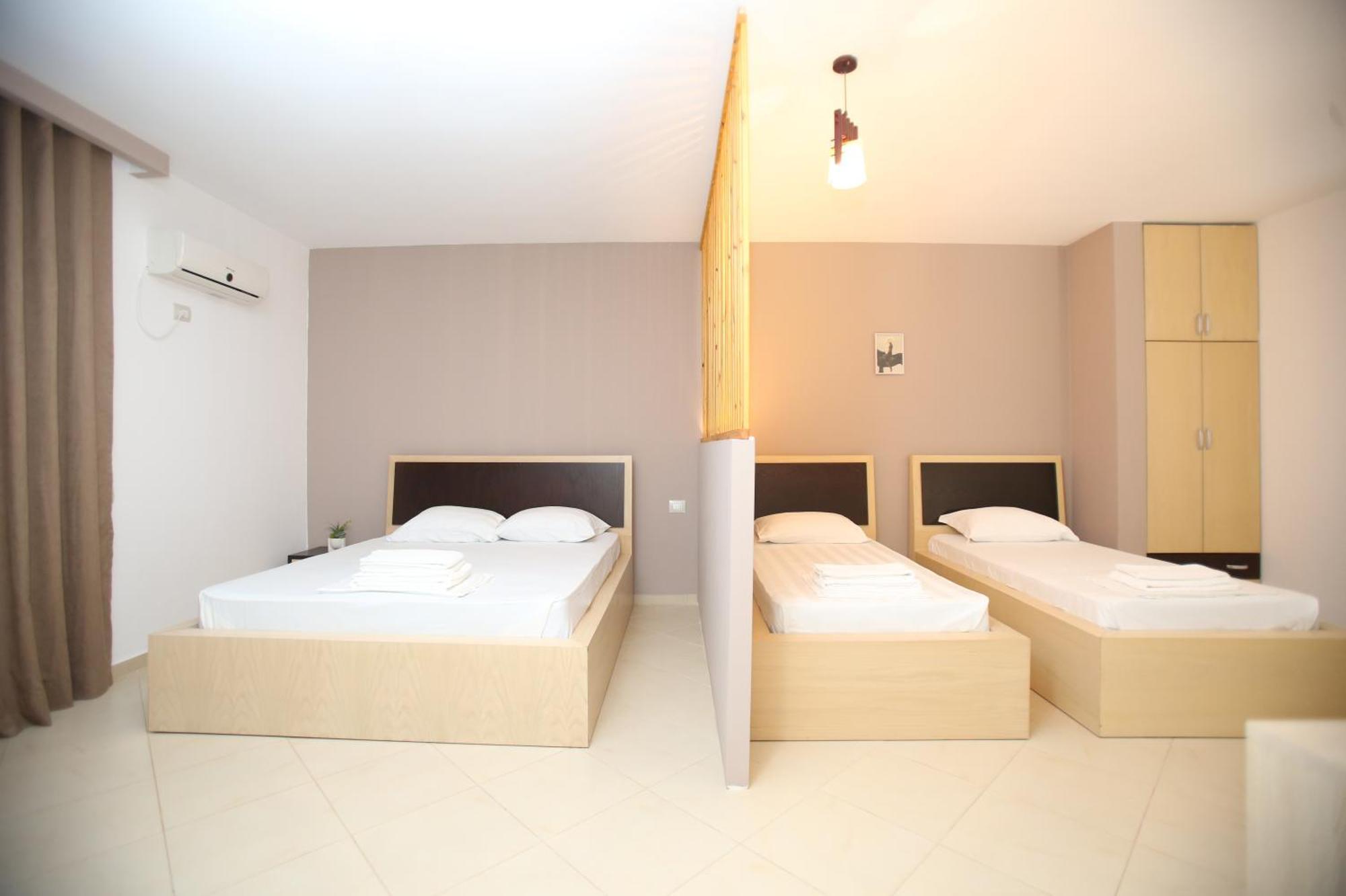 Tekb Rooms & Apartments Vlorë Esterno foto