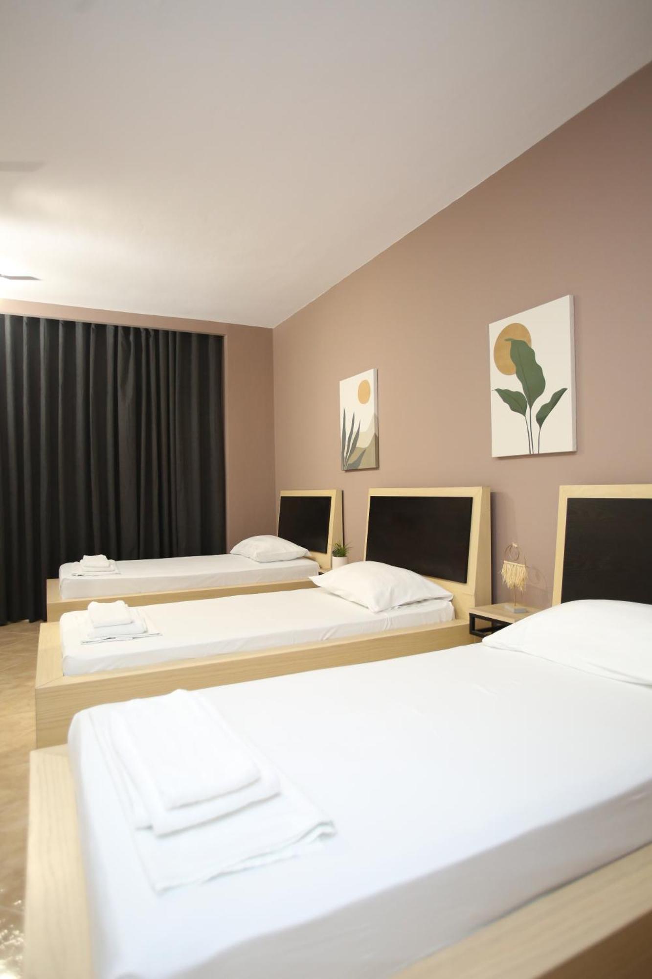 Tekb Rooms & Apartments Vlorë Esterno foto