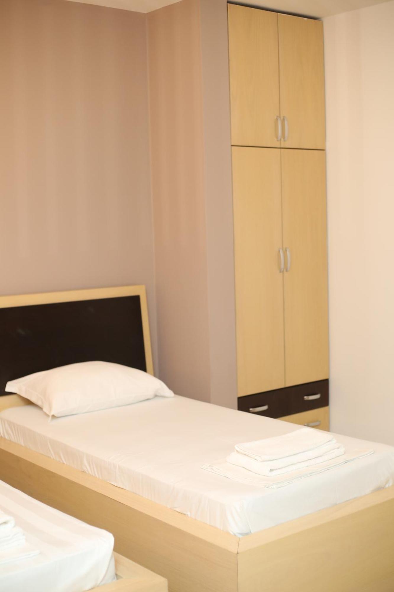 Tekb Rooms & Apartments Vlorë Esterno foto