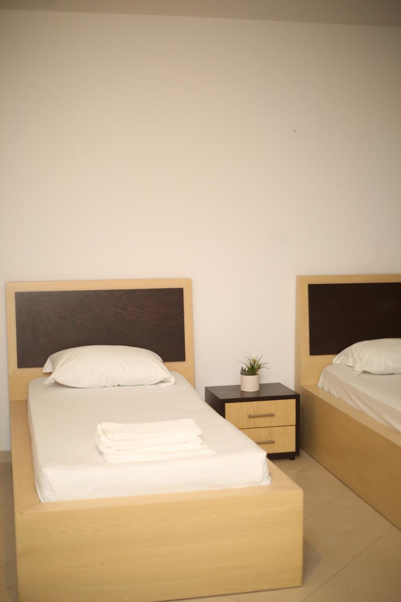 Tekb Rooms & Apartments Vlorë Esterno foto