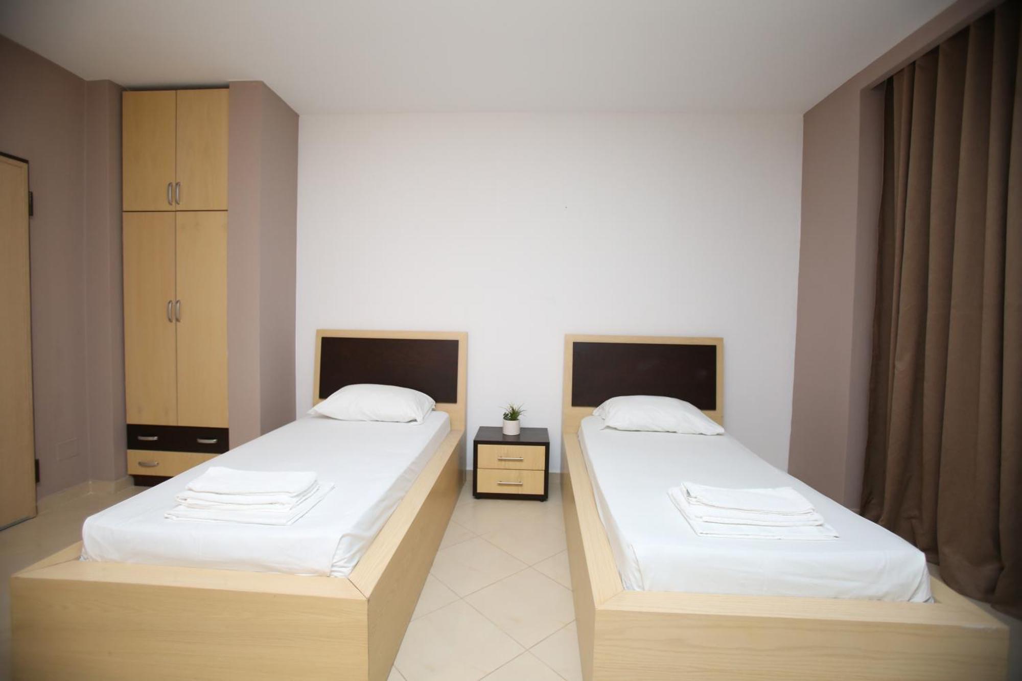 Tekb Rooms & Apartments Vlorë Esterno foto